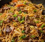 CLASSIC BEEF CHOW MEIN